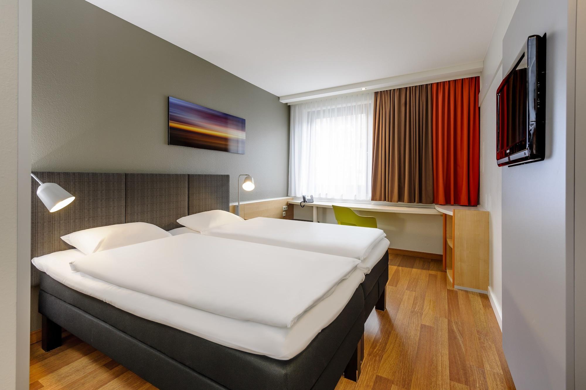 Ibis Hotel Frankfurt Messe West Frankfurt am Main Exterior photo