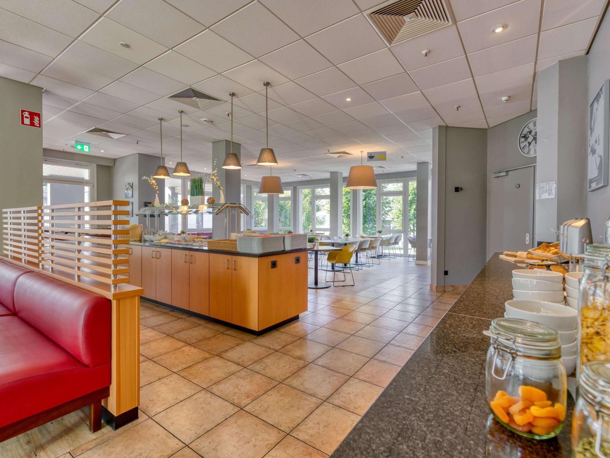 Ibis Hotel Frankfurt Messe West Frankfurt am Main Exterior photo