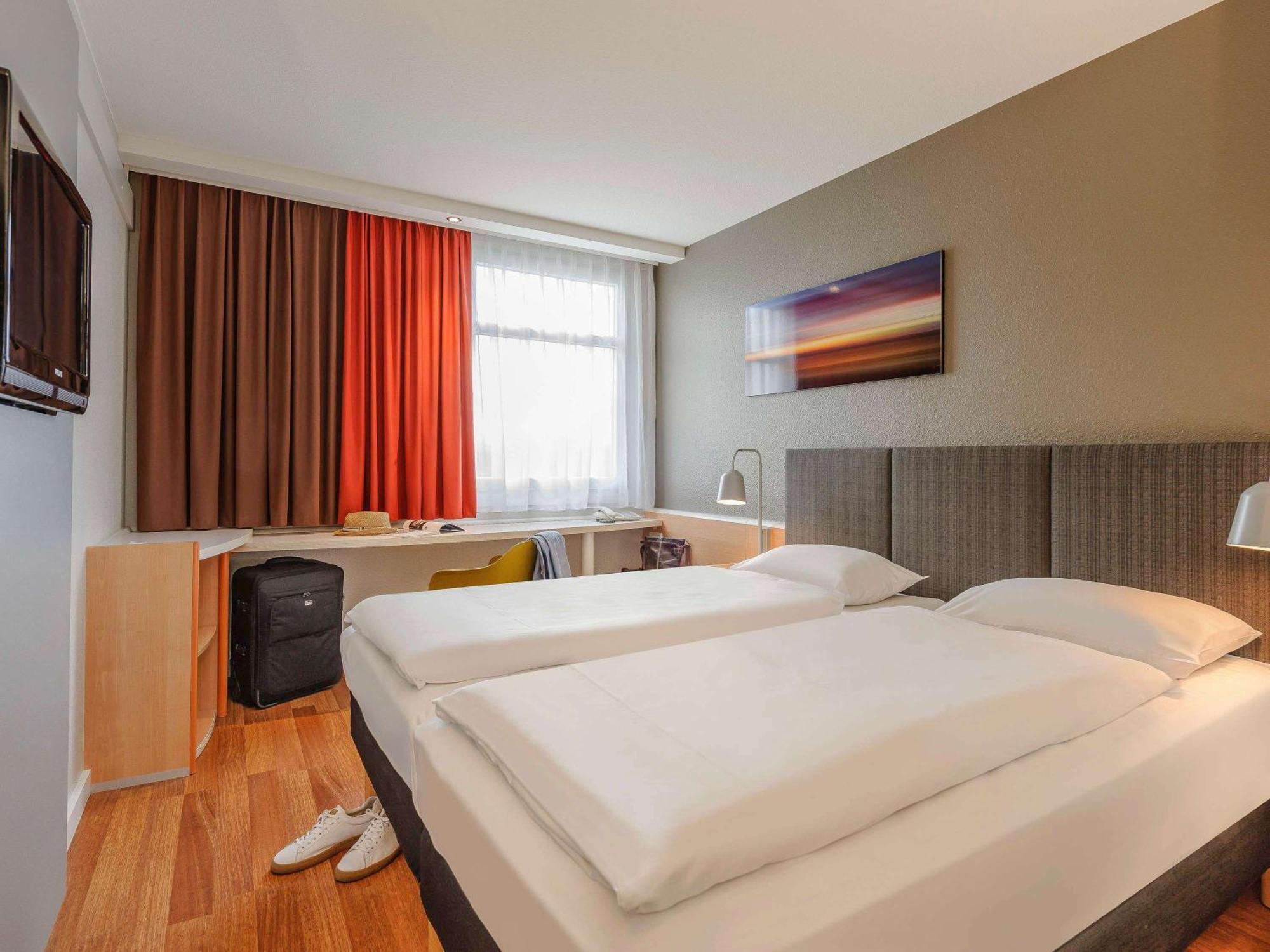 Ibis Hotel Frankfurt Messe West Frankfurt am Main Exterior photo