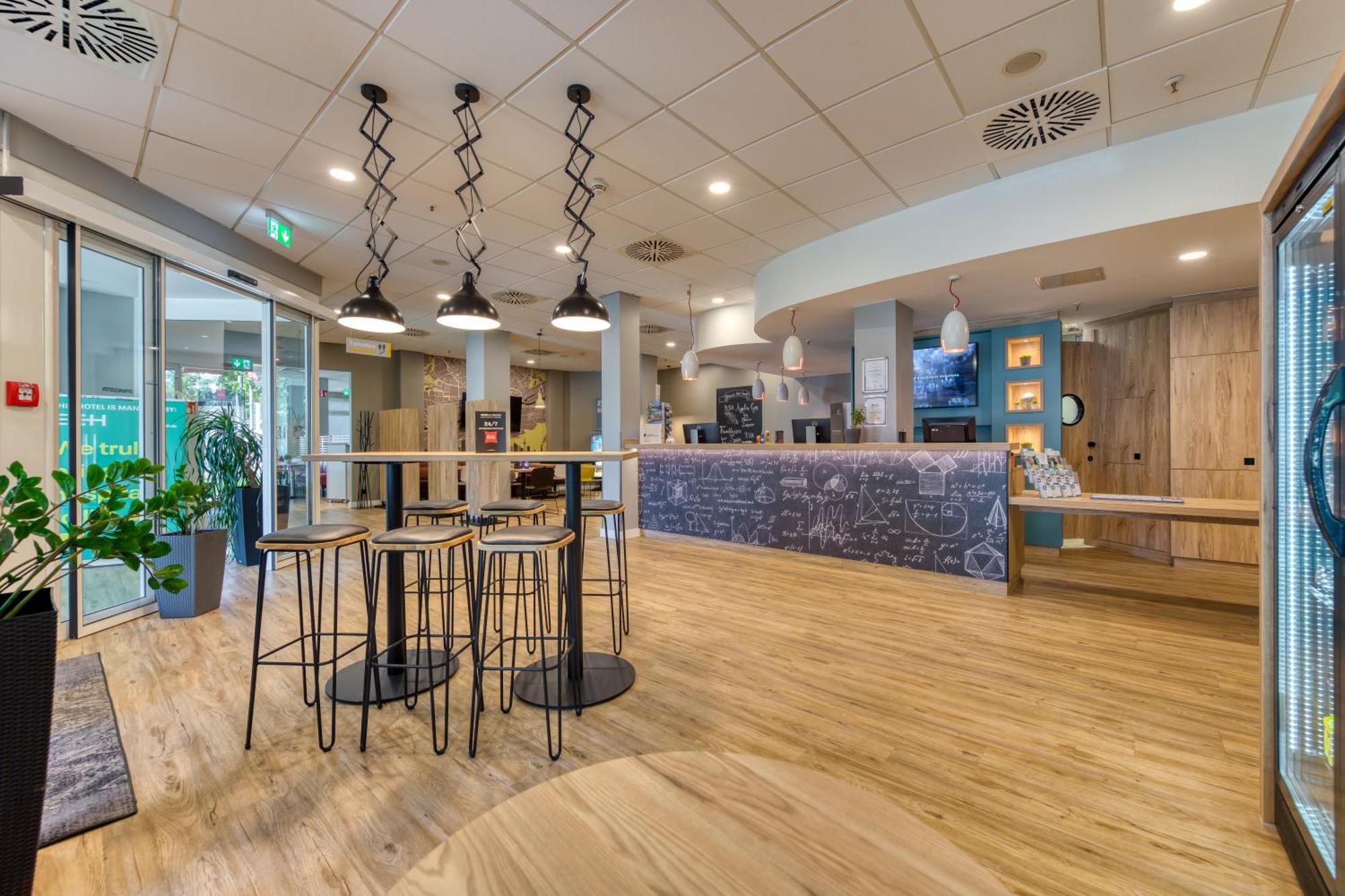 Ibis Hotel Frankfurt Messe West Frankfurt am Main Exterior photo